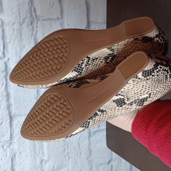 Cole Haan The Go-To Snake Print Pumps Almond Toe Heel Wedge Size 8 - Picture 9 of 10